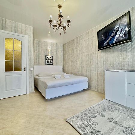 Apartpoltava Смак Італії У Самому Центрі Полтави , Білосніжна Студія В Новобудові, Банківський Чек Eksteriør bilde